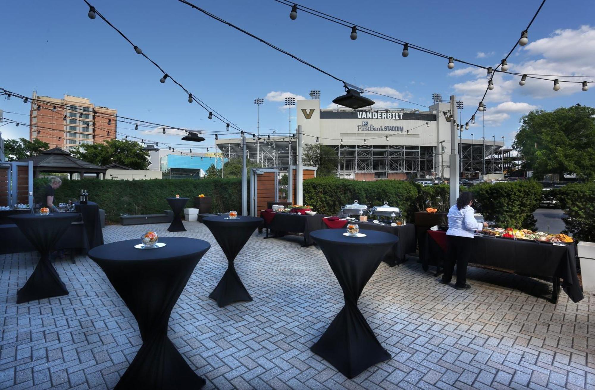 Holiday Inn Nashville - Vanderbilt - Dwtn By Ihg Exteriör bild