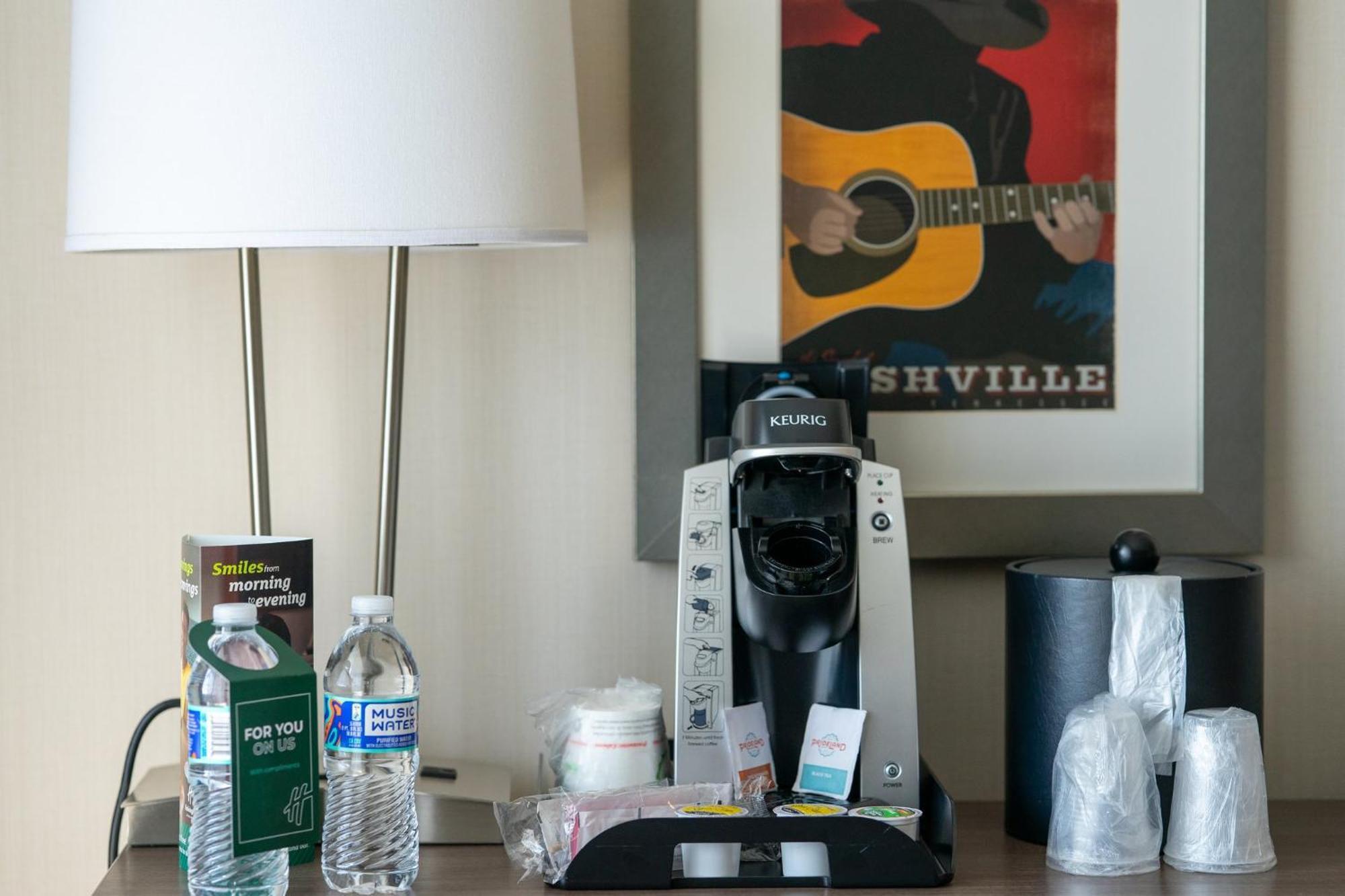 Holiday Inn Nashville - Vanderbilt - Dwtn By Ihg Exteriör bild